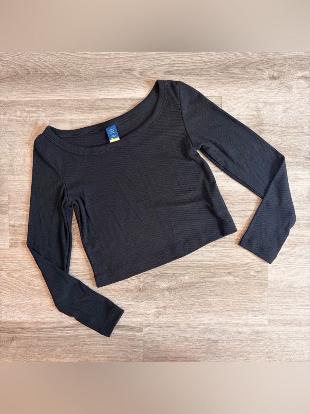 Old Navy Ultralite girls black long sleeve top